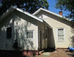 Pre-foreclosure in  BREEZE ST Spartanburg, SC 29301