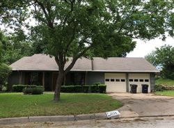 Pre-foreclosure in  CONEJOS DR Fort Worth, TX 76116
