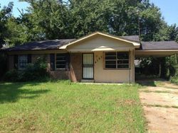 Pre-foreclosure in  BLUFF WOOD CV Memphis, TN 38128