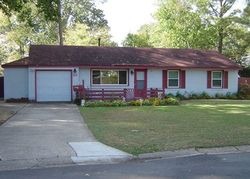 Pre-foreclosure in  OJIBWA LN Virginia Beach, VA 23462