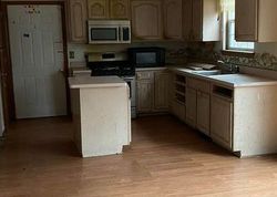 Pre-foreclosure in  BROWNS HILL RD Henryville, PA 18332