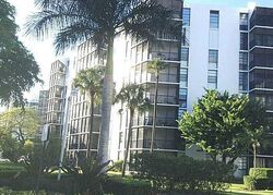Pre-foreclosure in  N COUNTRY CLUB DR  Miami, FL 33180