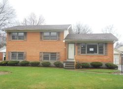 Pre-foreclosure in  FLINTLOCK DR Louisville, KY 40216