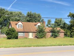 Pre-foreclosure Listing in S AVON AVE AVON, IN 46123