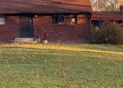 Pre-foreclosure Listing in MAPLEWOOD RD NORTHBROOK, IL 60062