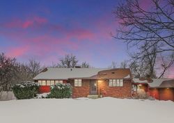 Pre-foreclosure Listing in MAPLEWOOD RD NORTHBROOK, IL 60062