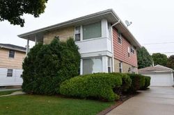 Pre-foreclosure in  S 25TH ST Milwaukee, WI 53221