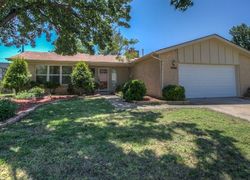 Pre-foreclosure in  E 40TH PL Tulsa, OK 74145