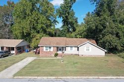 Pre-foreclosure in  LOUISA ST Columbia, SC 29204