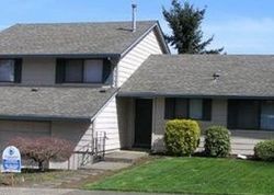Pre-foreclosure in  SW COCHRAN DR Sherwood, OR 97140