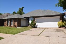 Pre-foreclosure in  BLUEWAY AVE Oklahoma City, OK 73162