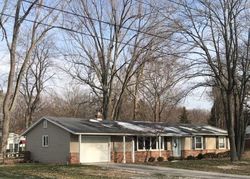 Pre-foreclosure in  OAKMONT DR Temperance, MI 48182