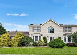 Pre-foreclosure in  WYOMING AVE Spotswood, NJ 08884