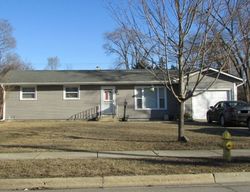 Pre-foreclosure in  ILLINI DR Carol Stream, IL 60188