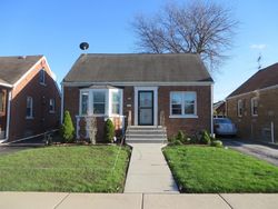 Pre-foreclosure in  MARTIN LN Chicago Heights, IL 60411