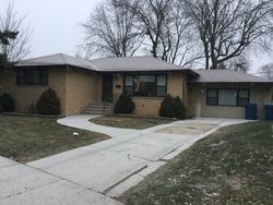 Pre-foreclosure in  E 165TH PL South Holland, IL 60473