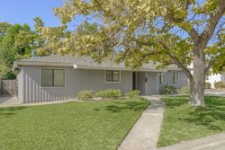 Pre-foreclosure in  AMBERWOOD RD Sacramento, CA 95864