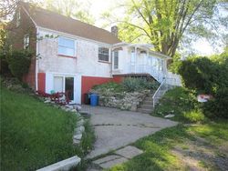 Pre-foreclosure Listing in CRESTVIEW DR NORTH VERSAILLES, PA 15137