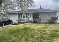 Pre-foreclosure in  N CLINTON AVE Lindenhurst, NY 11757