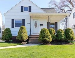 Pre-foreclosure in  PERSHING AVE Cleveland, OH 44134