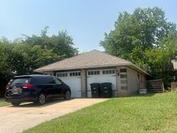 Pre-foreclosure in  EAGLE DR Oklahoma City, OK 73160