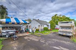 Pre-foreclosure in  SW 2ND ST Beaverton, OR 97005