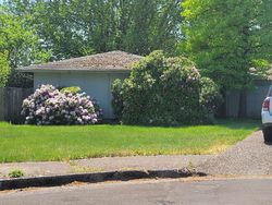 Pre-foreclosure in  LYNNBROOK DR Eugene, OR 97404