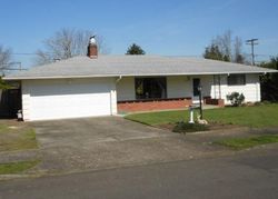 Pre-foreclosure in  NE BRAZEE ST Portland, OR 97230