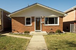 Pre-foreclosure in  MEADE AVE Burbank, IL 60459