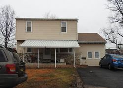 Pre-foreclosure in  GREEN LYNNE DR Levittown, PA 19057