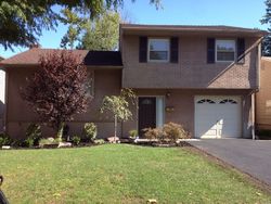 Pre-foreclosure in  DARBY LN Union, NJ 07083