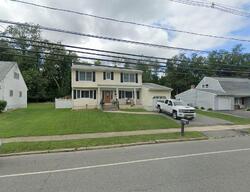 Pre-foreclosure in  CLOVER HILL DR Flanders, NJ 07836