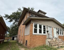 Pre-foreclosure in  STATE ST Granite City, IL 62040