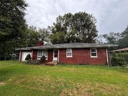 Pre-foreclosure in  ARKE DR Belleville, IL 62223