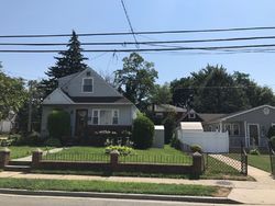 Pre-foreclosure in  ARLINGTON AVE Valley Stream, NY 11580
