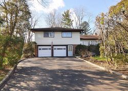 Pre-foreclosure in  ROSLYN RD Williston Park, NY 11596