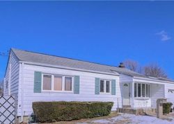 Pre-foreclosure Listing in WOODS RD NORTH BABYLON, NY 11703