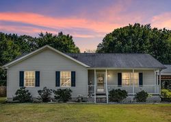 Pre-foreclosure Listing in MEADOW AVE COLONIAL BEACH, VA 22443