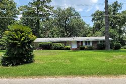 Pre-foreclosure in  CHOWKEEBIN CT Tallahassee, FL 32301