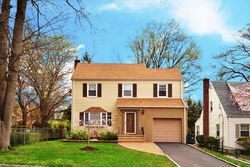 Pre-foreclosure in  MINUTE ARMS RD Union, NJ 07083