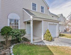 Pre-foreclosure in  VILLAGE OAKS LN Babylon, NY 11702