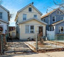 Pre-foreclosure Listing in 189TH ST HOLLIS, NY 11423