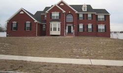 Pre-foreclosure in  CHARLTON CIR Toms River, NJ 08755