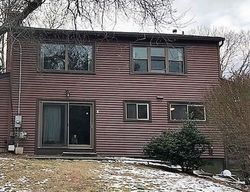 Pre-foreclosure Listing in DANIELS AVE WATERFORD, CT 06385