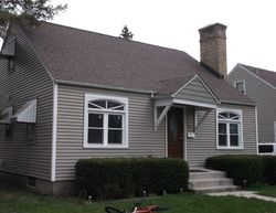 Pre-foreclosure in  LORRAINE AVE Waukegan, IL 60085