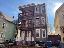 Pre-foreclosure in  DOVER ST New Haven, CT 06513
