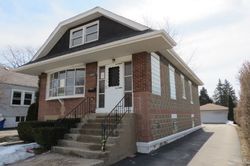 Pre-foreclosure in  45TH CT Lyons, IL 60534