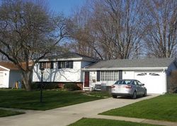 Pre-foreclosure Listing in CAMBRIDGE AVE LORAIN, OH 44053