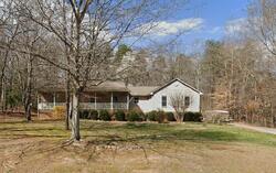 Pre-foreclosure in  DOG LEG RD Sherrills Ford, NC 28673