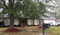 Pre-foreclosure Listing in LAKE TRACE DR JACKSON, MS 39211